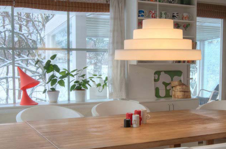 http://www.anchovisshop.de/Cake-Lamp-Haengeleuchte-Studio-Eero-